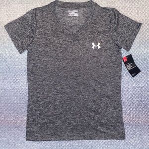 NWT Women’s Under Armor Shirt Small
